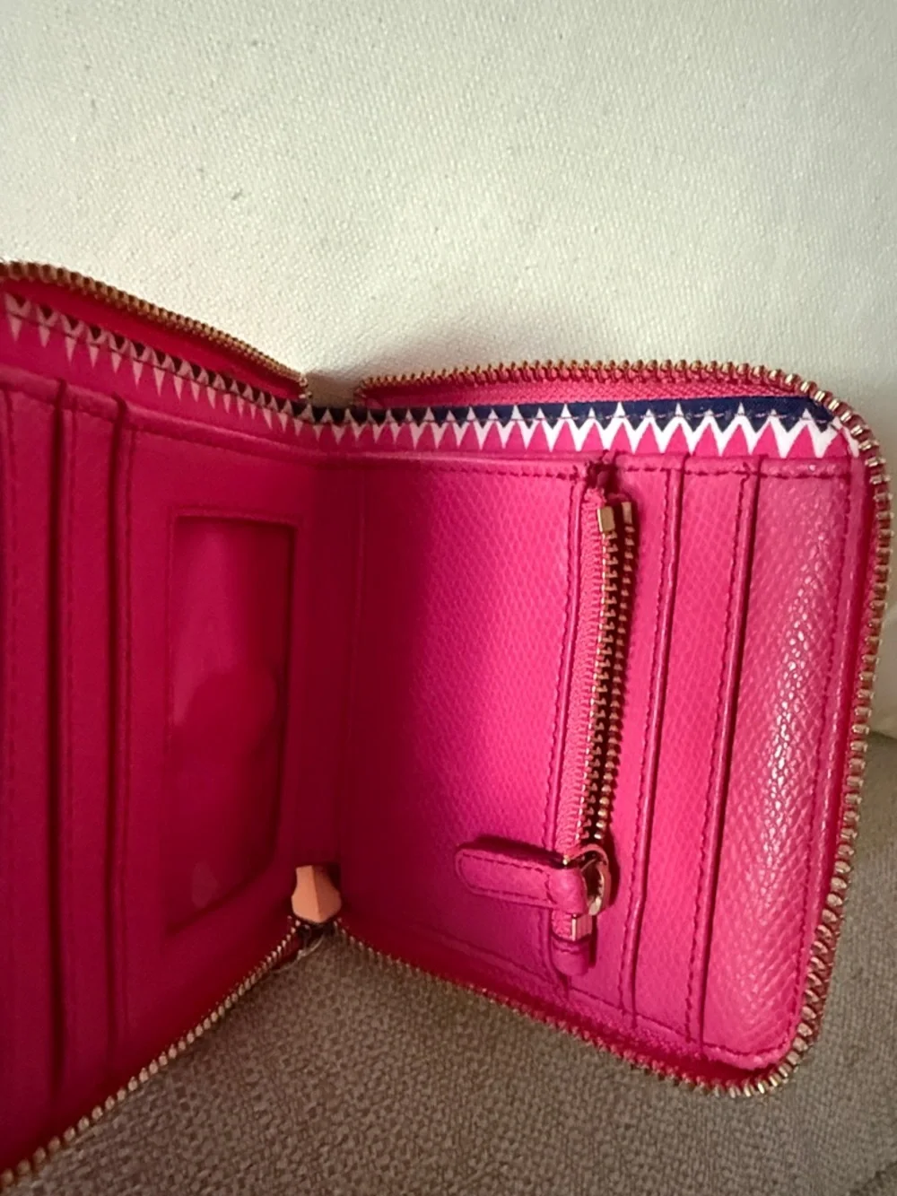 Vera Bradley Zuri Wallet Pink Red Leather Zip Around Bi Fold New - Picture 2 of 9